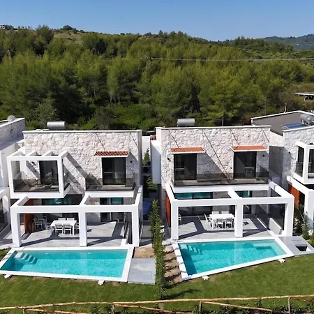 Lithos Infinity I, By Halkidiki *